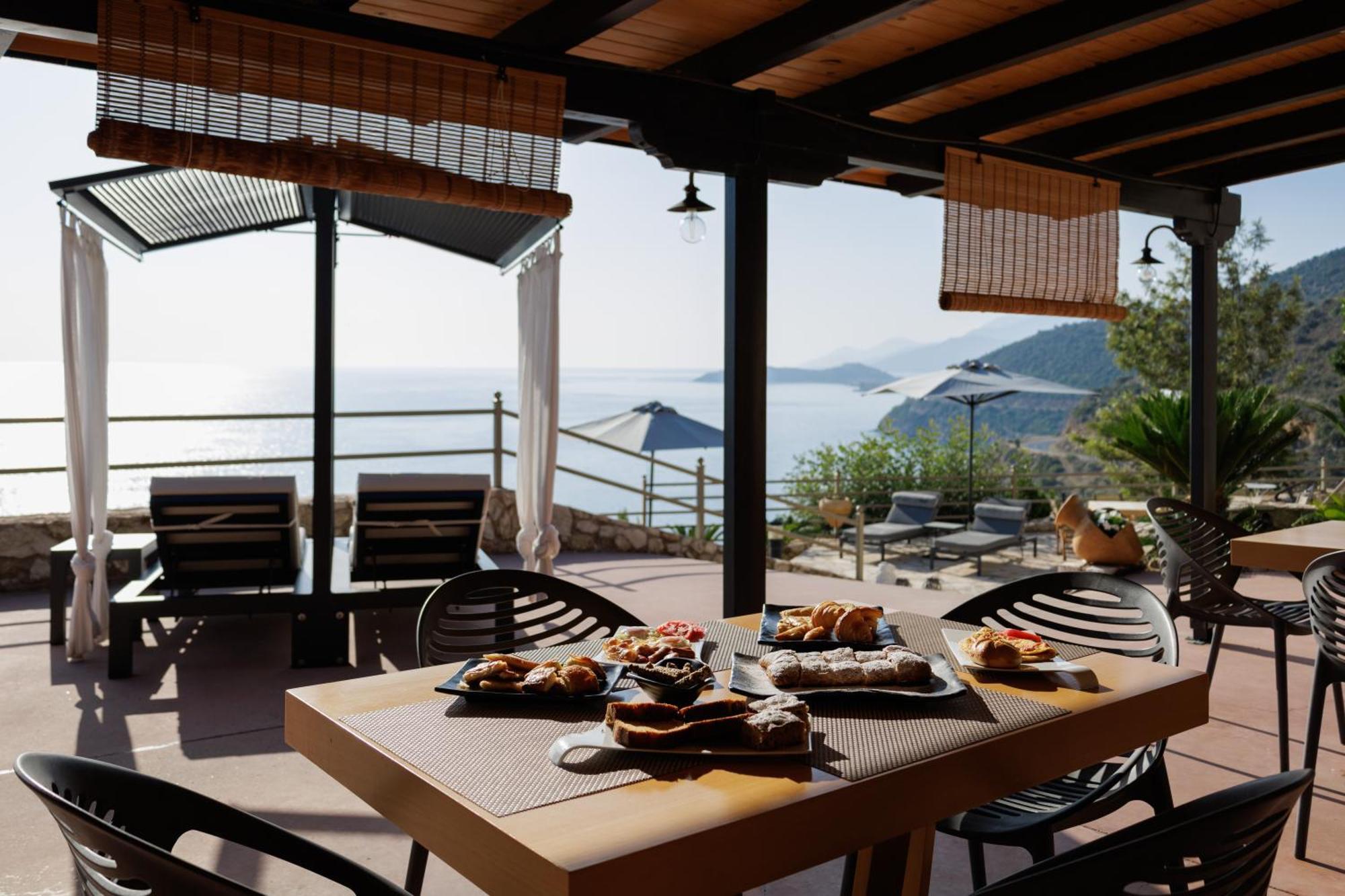 Blue Horizon Suites Parálion Ástros 외부 사진